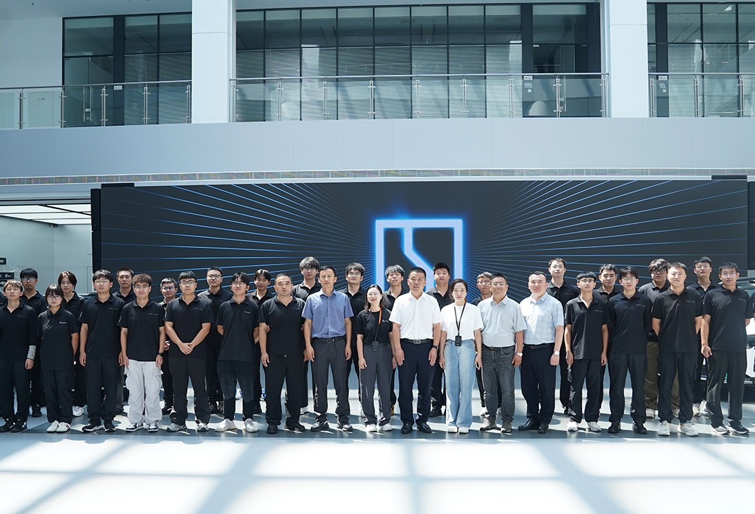 打通育人与就业“最后一公里” ！哈尔滨华德学院校长李长威带队赴极氪科技集团走访慰问学生